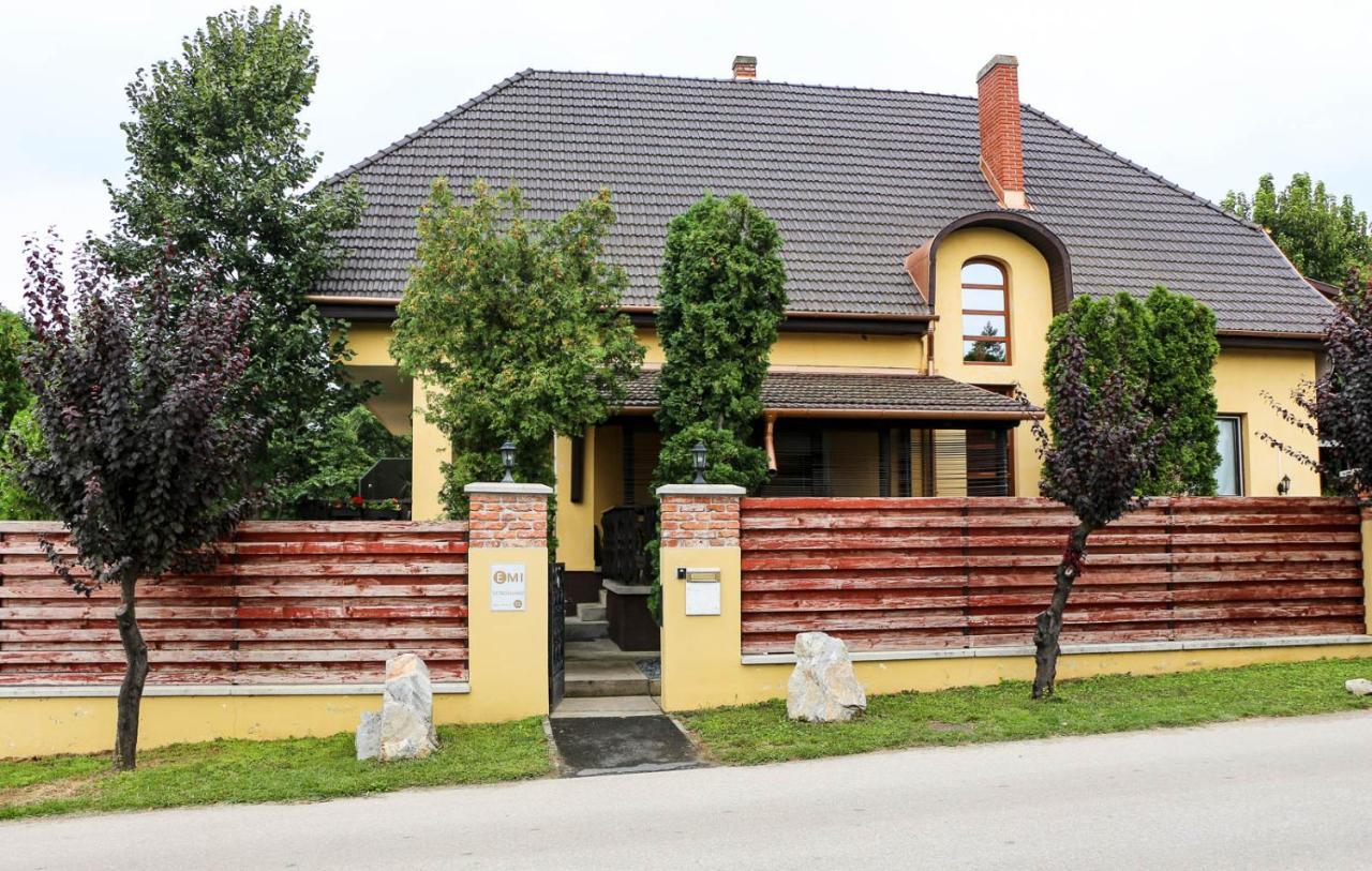 Balatonszárszó 艾米温德嘉斯旅馆酒店 外观 照片